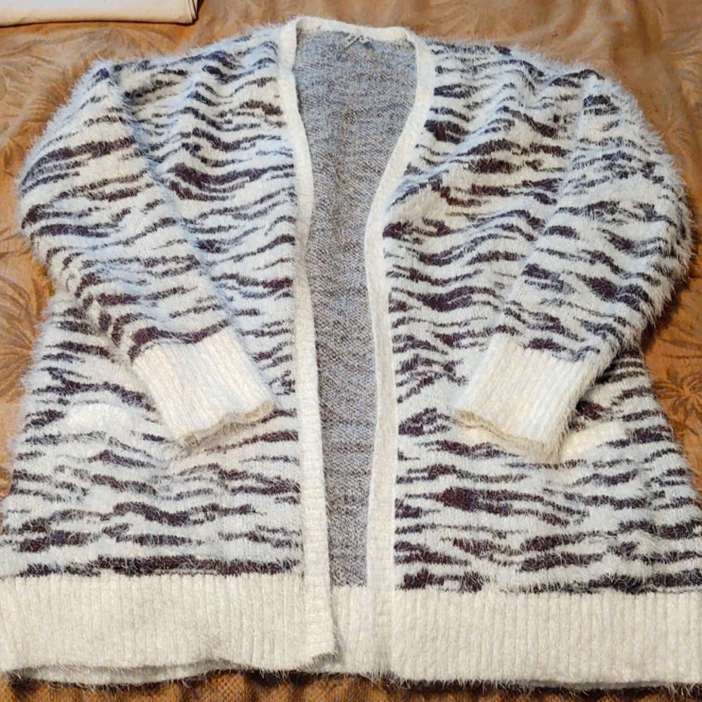 Mudd Zebra Print Furry Sweater Size XXL
